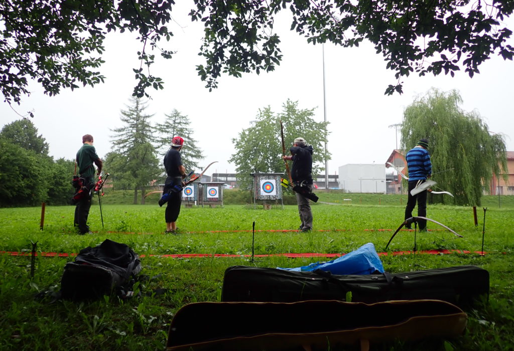 Et on étrenne le terrain (sous la pluie)