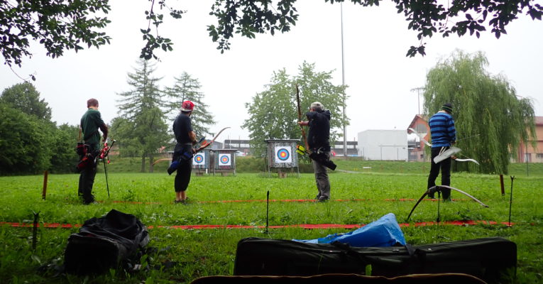 Et on étrenne le terrain (sous la pluie)